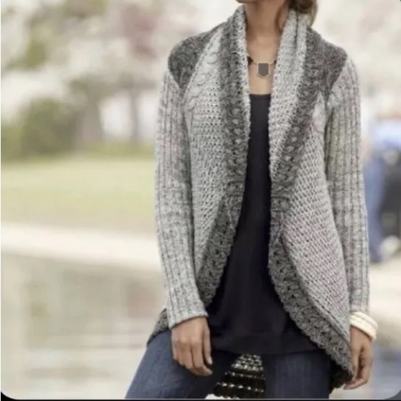 CAbi Sweaters - CAbi cardigan size M